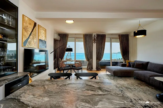 Bečići'de tek odalı daire, 73 m²